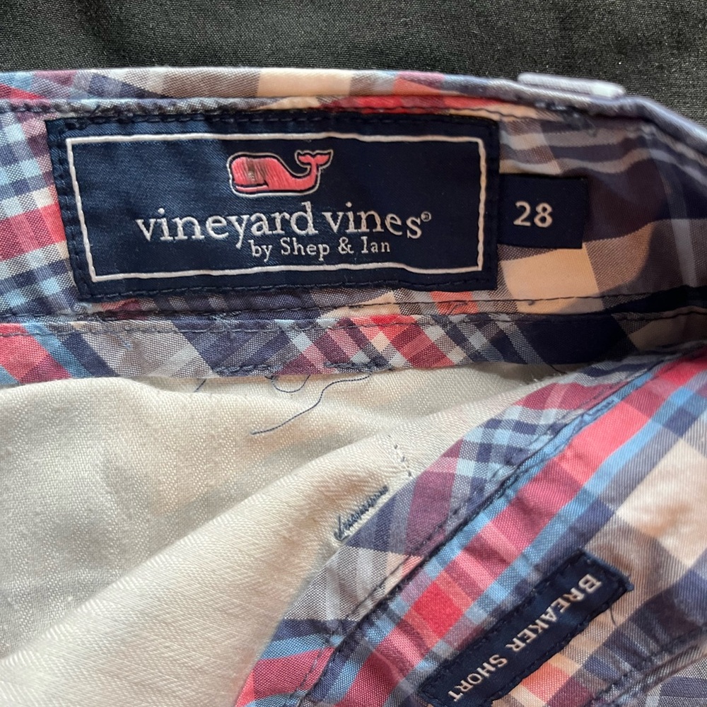 Vineyard vines khaki shorts
